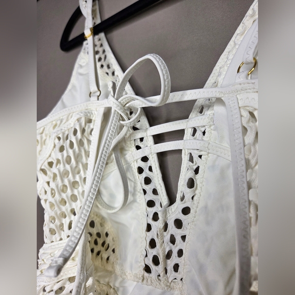 Becca Castaway Plunge One Piece Swimsuit In White - Picture 11 of 16